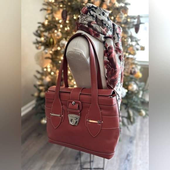 Salvatore Ferragamo Burnt Orange Shoulder Bag - Picture 2 of 9